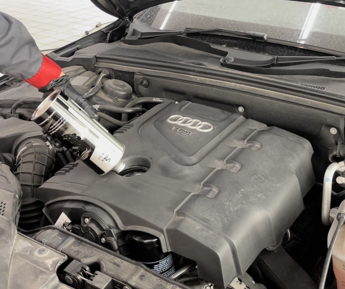 エンジンオイル補充の方法 ‍ スタッフブログ｜Audi 鳥取